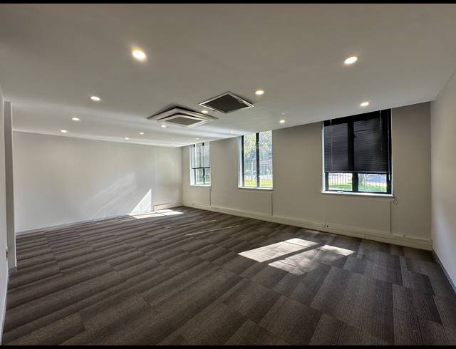 557M² OFFICE TO LET IN SANDOWN